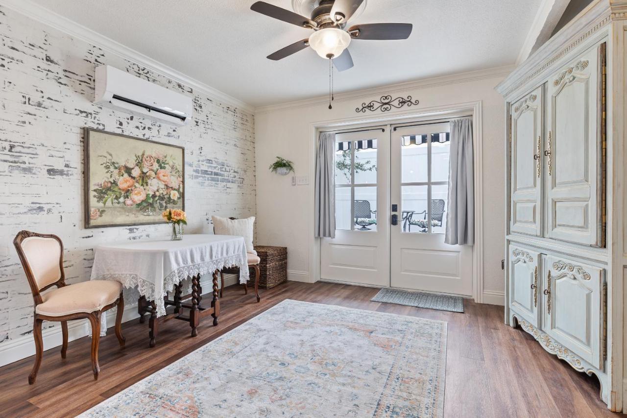 アズレ The Old Liberty Schoolhouse Bed & Breakfast エクステリア 写真