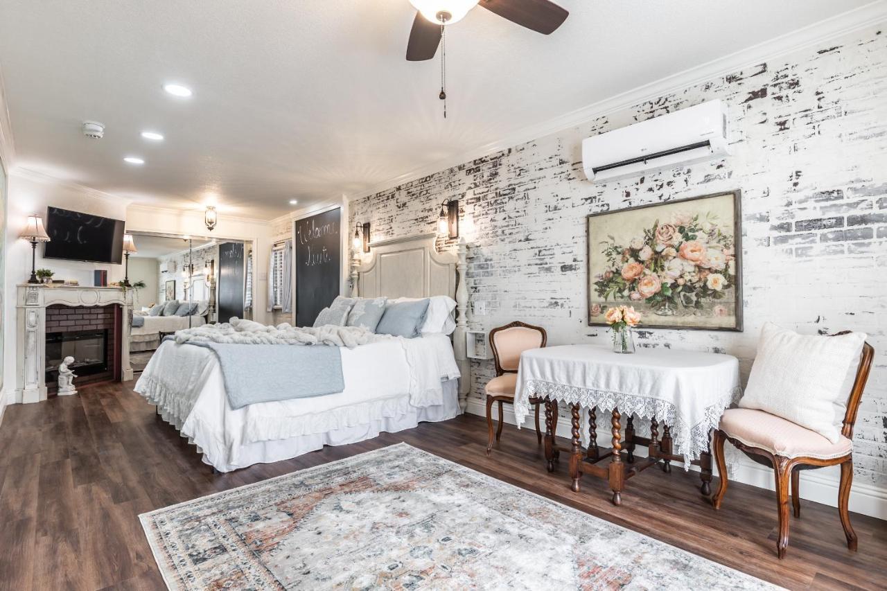 アズレ The Old Liberty Schoolhouse Bed & Breakfast エクステリア 写真