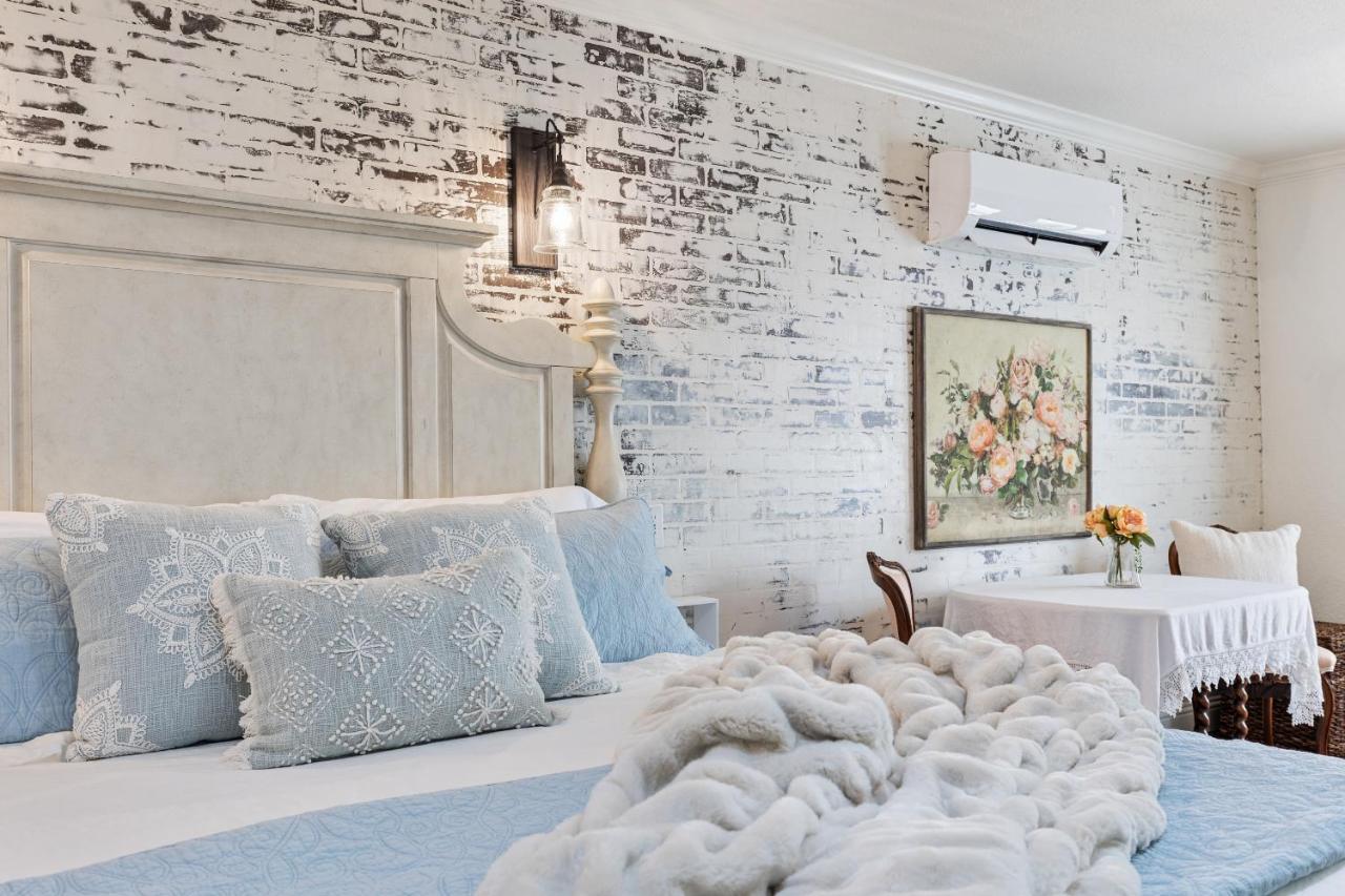 アズレ The Old Liberty Schoolhouse Bed & Breakfast エクステリア 写真