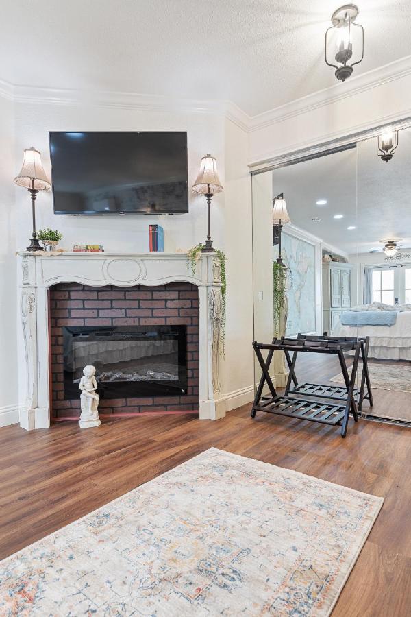 アズレ The Old Liberty Schoolhouse Bed & Breakfast エクステリア 写真