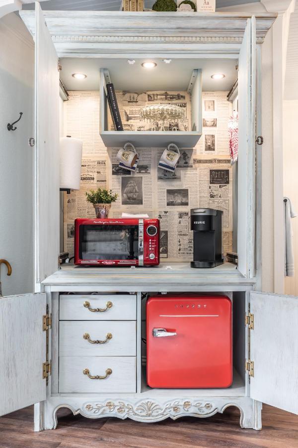 アズレ The Old Liberty Schoolhouse Bed & Breakfast エクステリア 写真