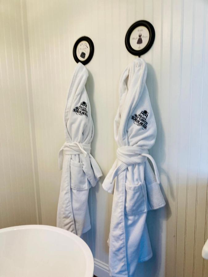 アズレ The Old Liberty Schoolhouse Bed & Breakfast エクステリア 写真