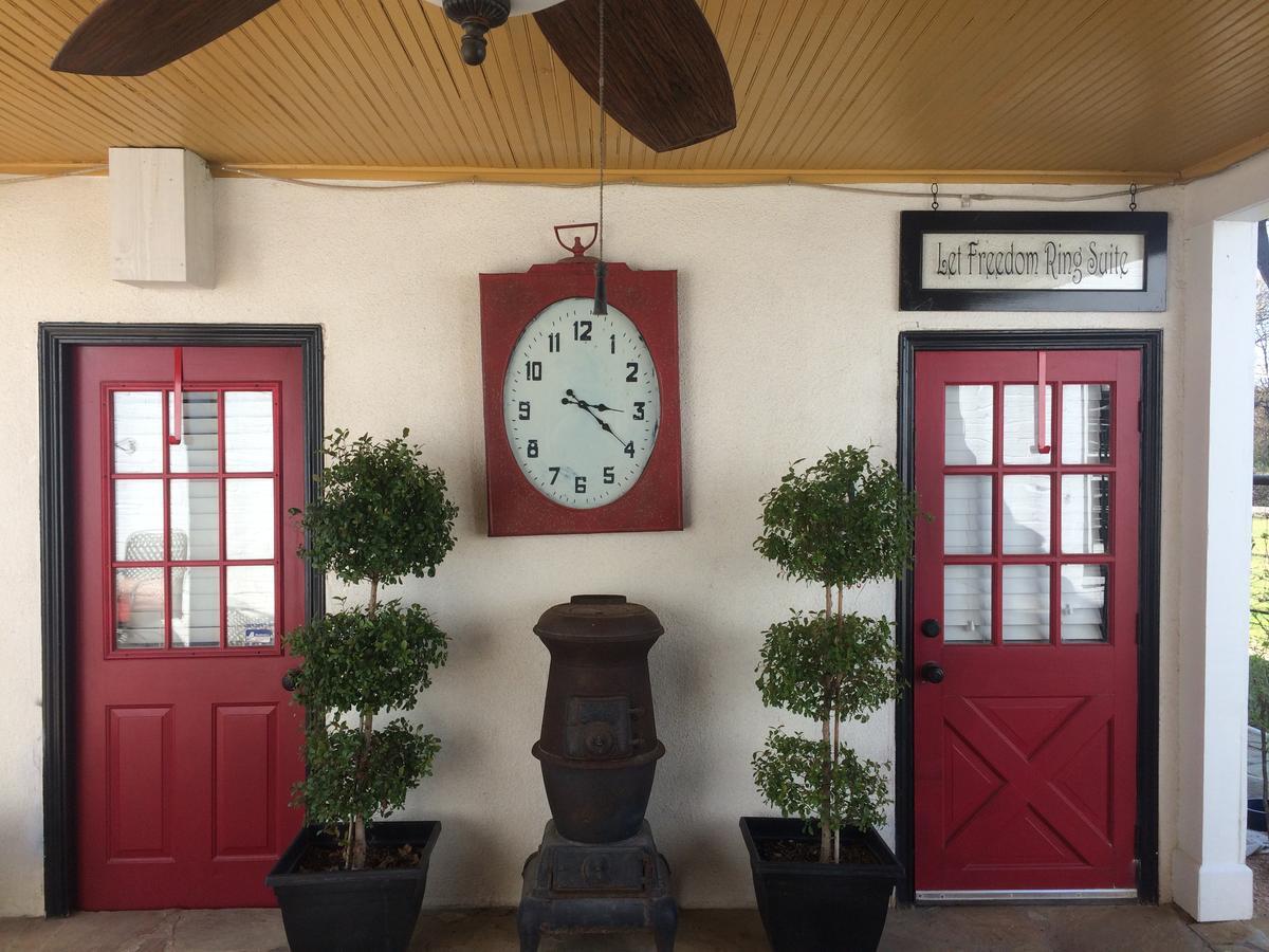 アズレ The Old Liberty Schoolhouse Bed & Breakfast エクステリア 写真