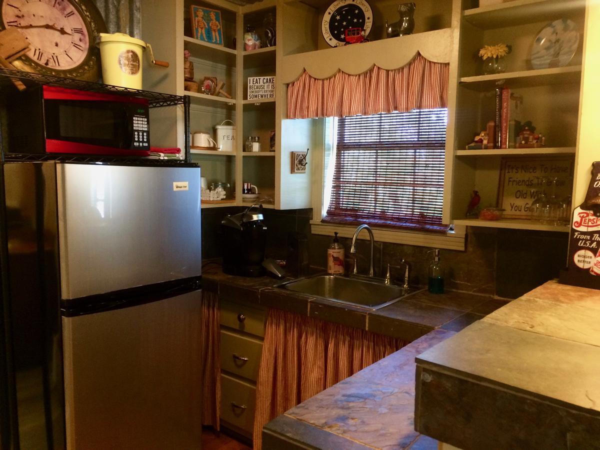 アズレ The Old Liberty Schoolhouse Bed & Breakfast エクステリア 写真