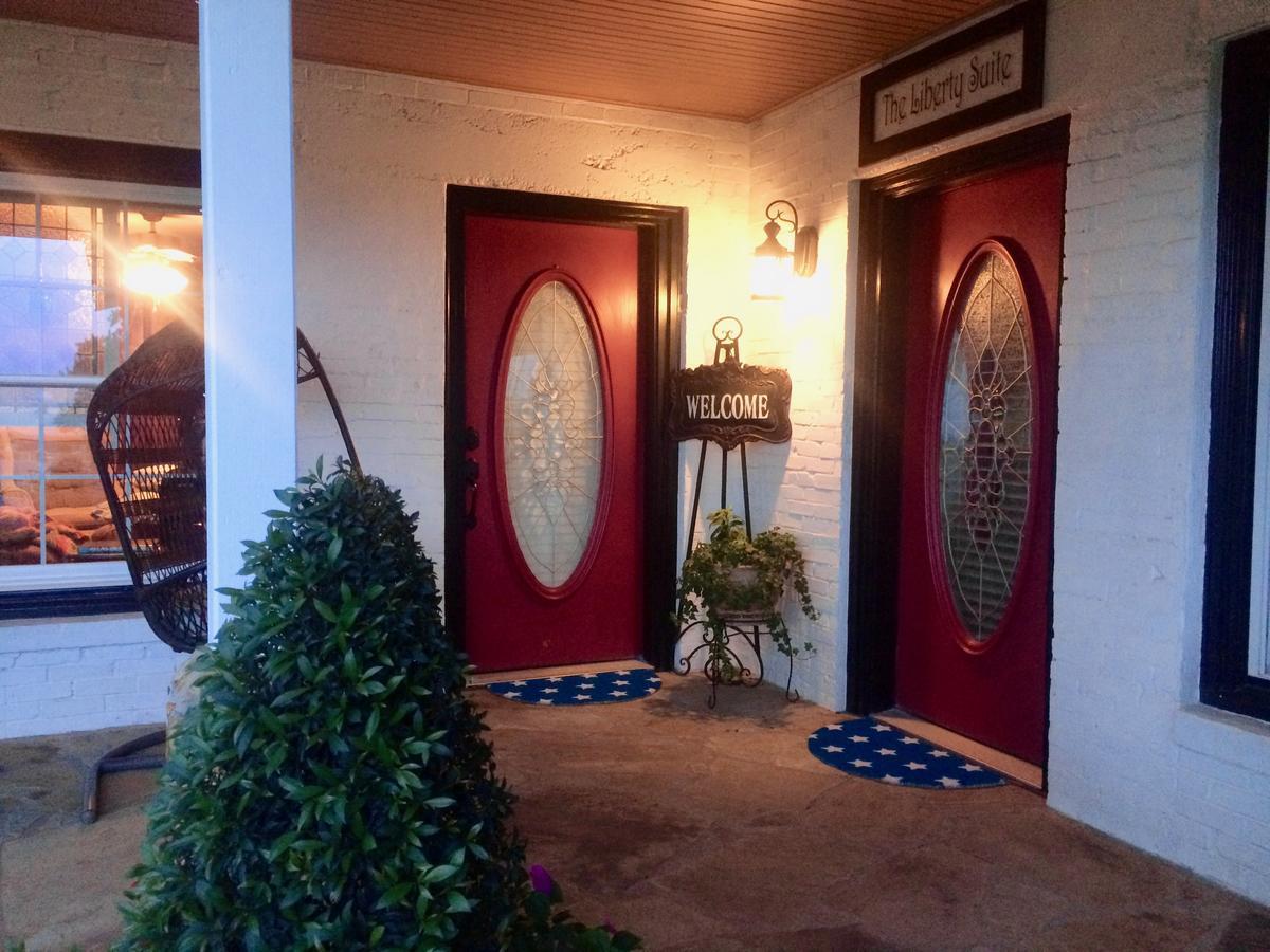 アズレ The Old Liberty Schoolhouse Bed & Breakfast エクステリア 写真
