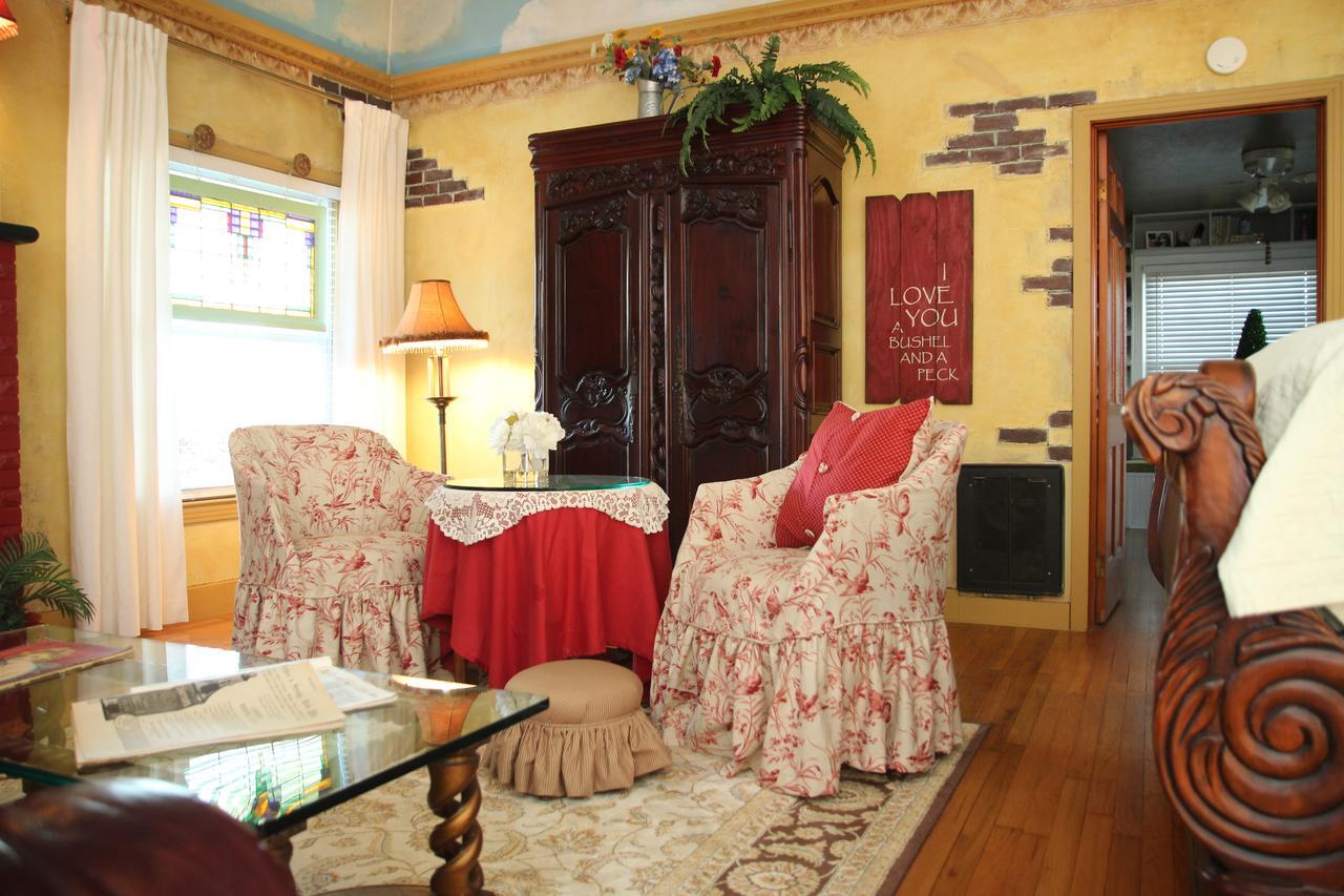 アズレ The Old Liberty Schoolhouse Bed & Breakfast エクステリア 写真